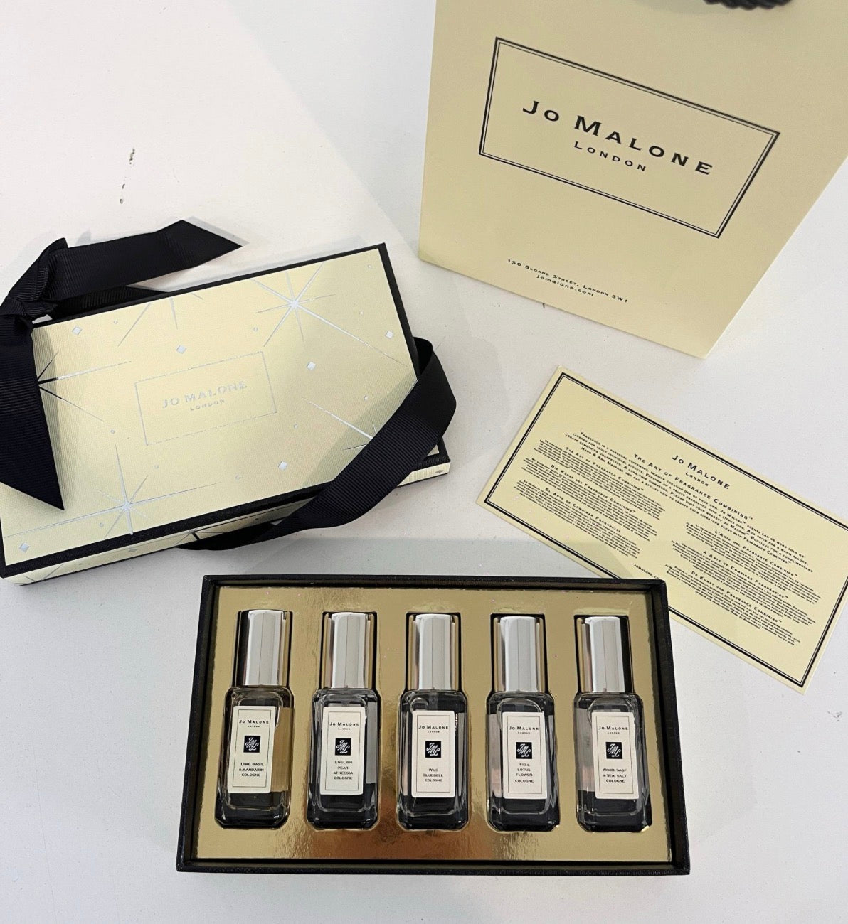 JO MALONE SNOWFLAKE EDITION
LIMITED EDITION GIFT BOX SET (5X9ML) WITH PAPER BAG &
RIBBON