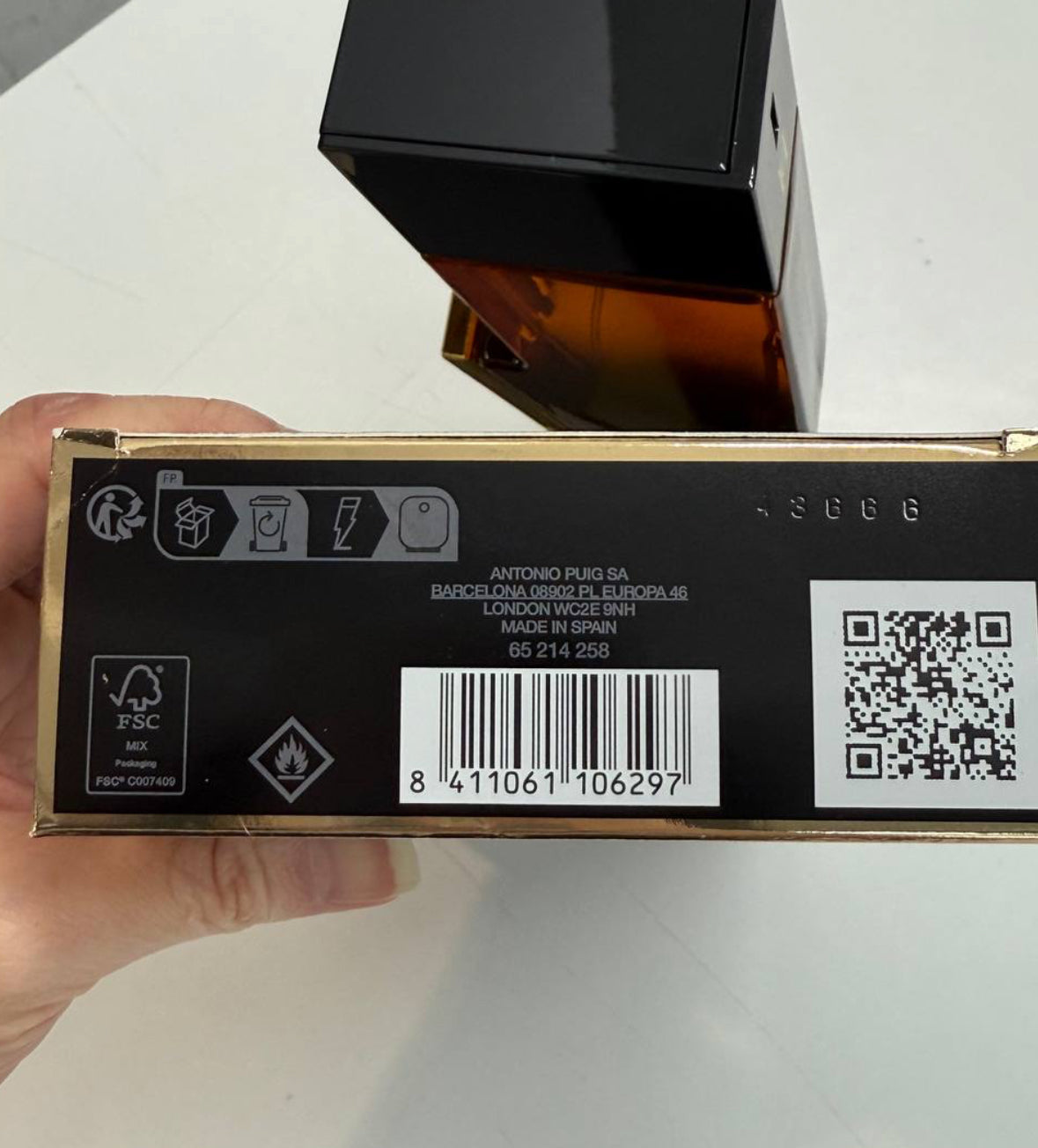 Carolina Herrera Bad Boy Elixir Eau de Parfum (100ml) – Men Perfume